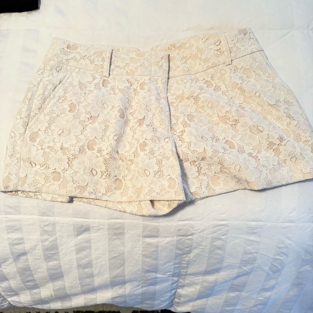 Elegant Cream Lace Women's Shorts
